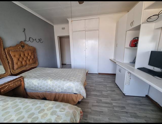 4 BEDROOM HOUSE FOR SALE IN THREE RIVERS EAST